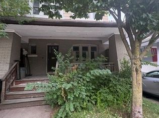 370 Spadina Rd, Toronto, ON M5P 2V8