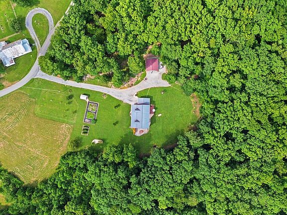5th image of 176 Rehobeth Church Ln