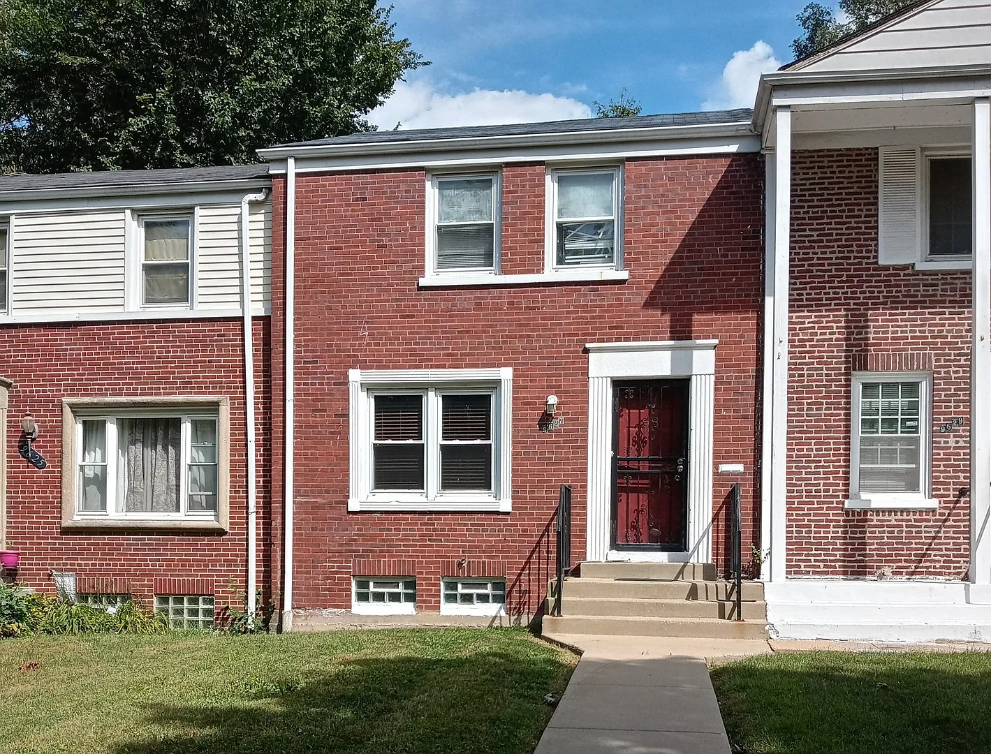 9627 S Euclid Ave photo 1