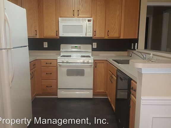 4th image of 411 Aggies Cir Unit 10
