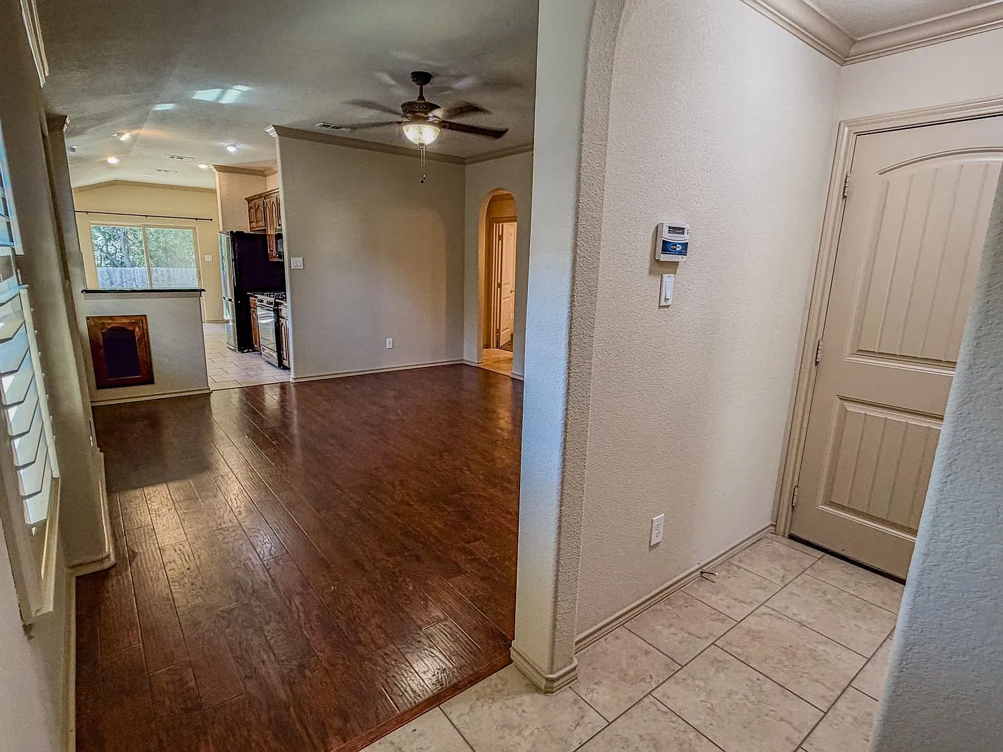 Comfort, Space, and Convenience in Fort Worth — Photo 4