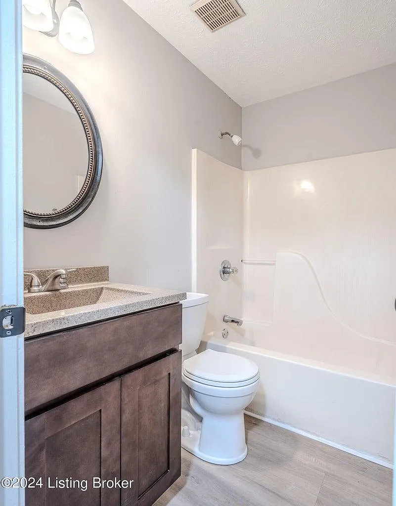 144 Montgomery Ave — Photo 2