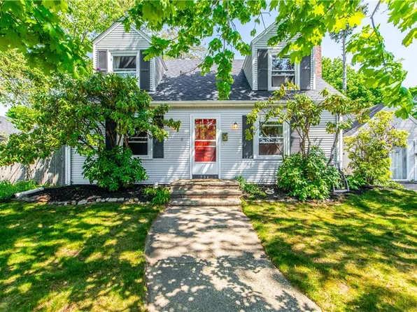 204 Harmony Ct, Warwick, RI 02889