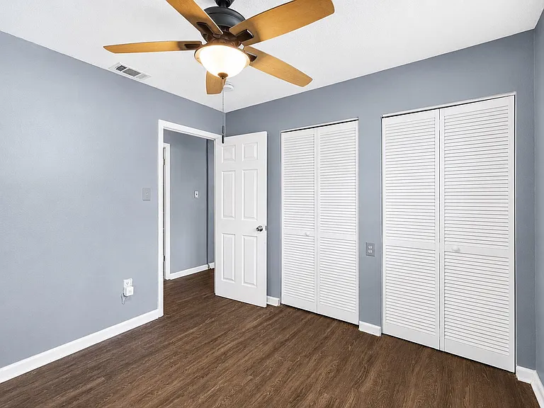 1621 Cloverdale Dr — Photo 16