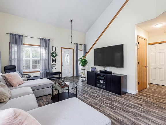 4th image of 3749 Dunbury Ln