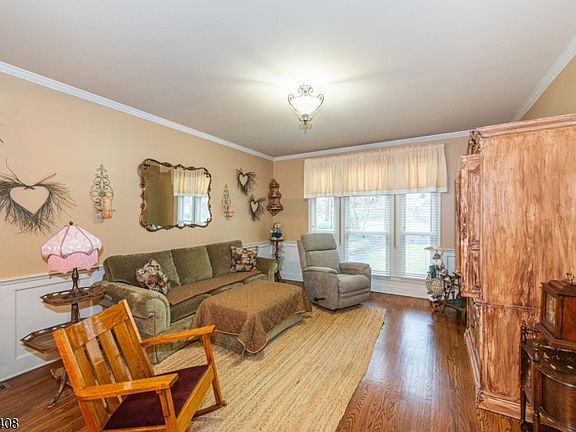 5th image of 105 Ely Rd