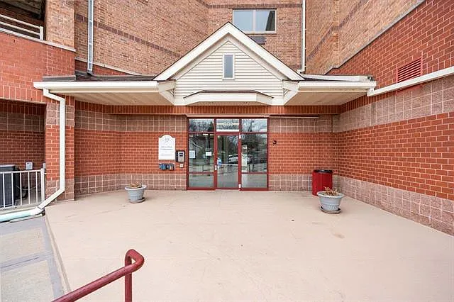 301 Harbour Town Dr #301 — Photo 35