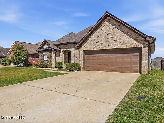 3rd image of 131 Greenfield Ridge Dr