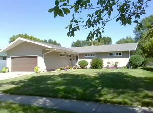 510 16th St S, Moorhead, MN 56560