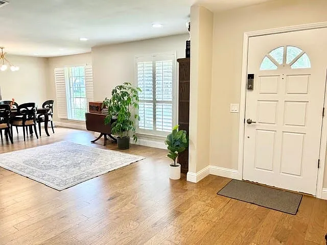 2716 Glencliff Dr — Photo 2