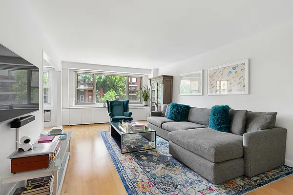 Sold by Compass | media 1