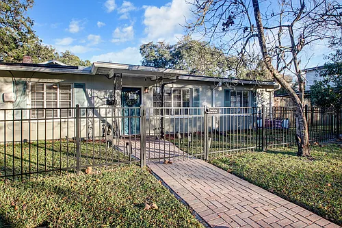 2674 Myra St Photo 1