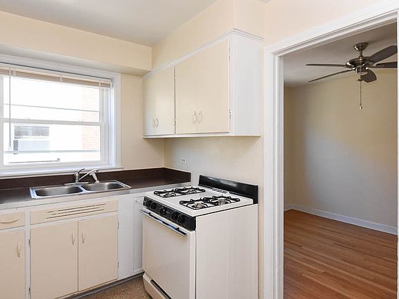 4th image of 2723 W Berwyn Ave #3