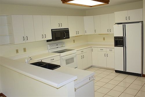 Spacious Kitchen