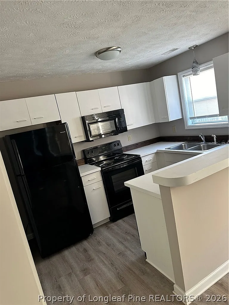 3 bed, 2.0 bath, 1211 sqft, $1,250 — Photo 3