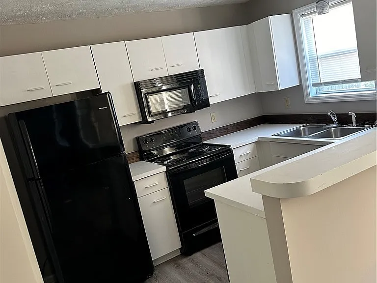 1001 Brookhollow Dr #1 — Photo 3