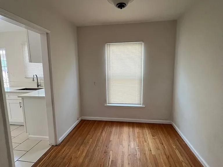 209 W Maple St #B — Photo 9