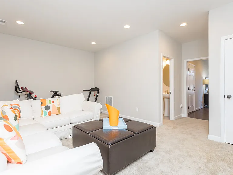 3381 Monterey Dr — Photo 5