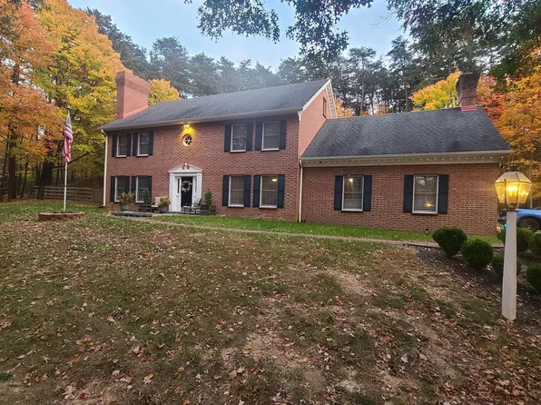 314 Shirley Dr, Berkeley Springs, WV 25411