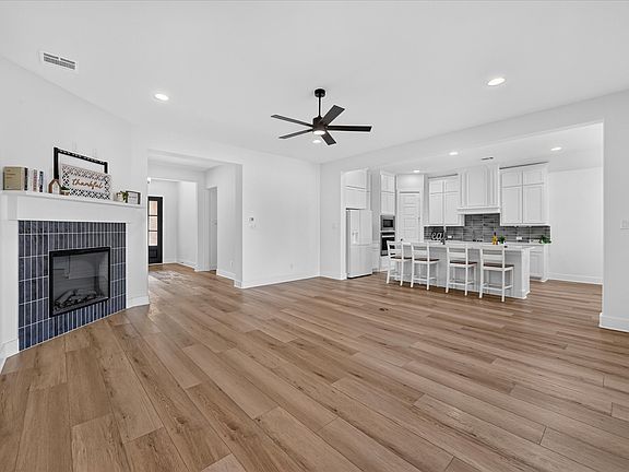 4th image of 187 Honey Ln