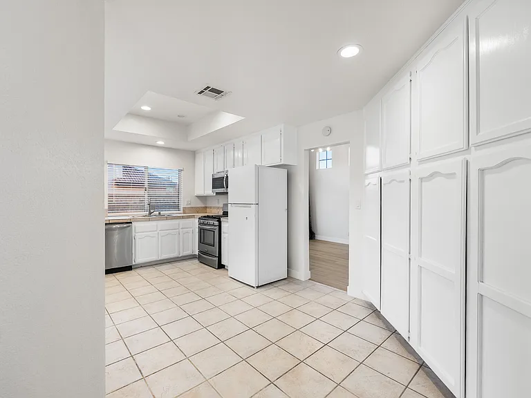 44351 Shad St — Photo 7