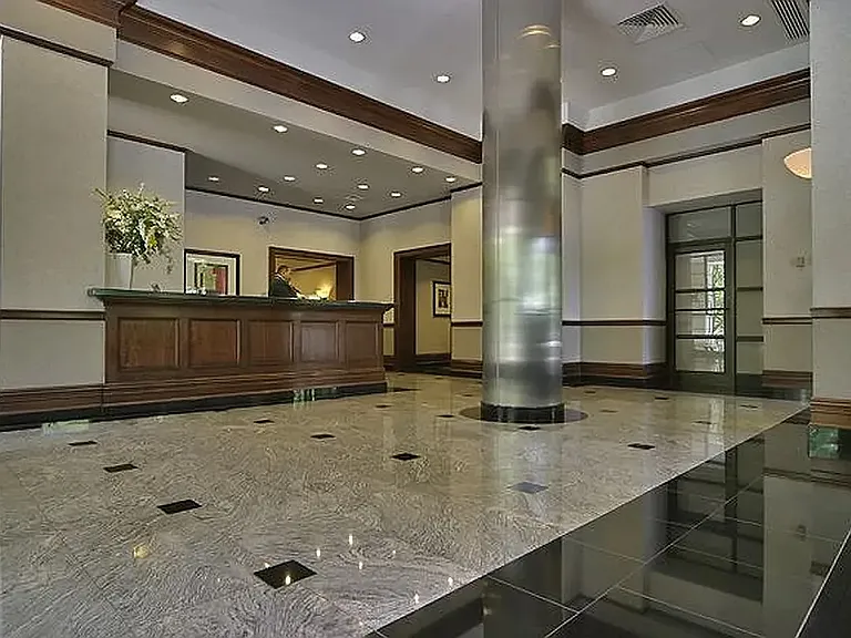 200 Rector Pl #9C — Photo 2