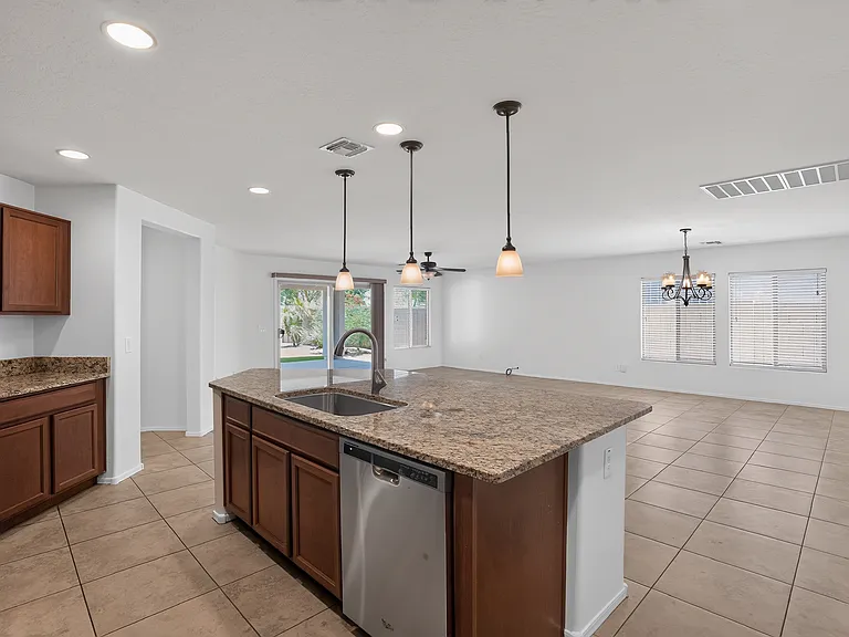 15772 W Shaw Butte Dr — Photo 5