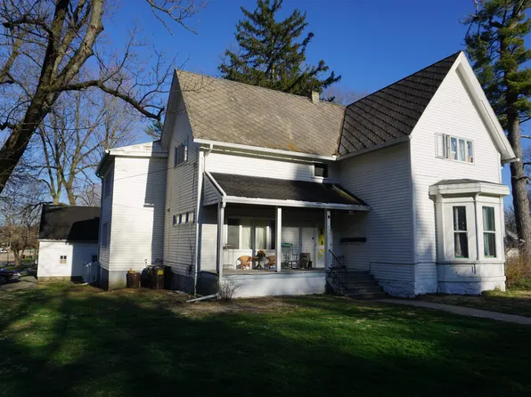 411 N 6th St, Oregon, IL 61061