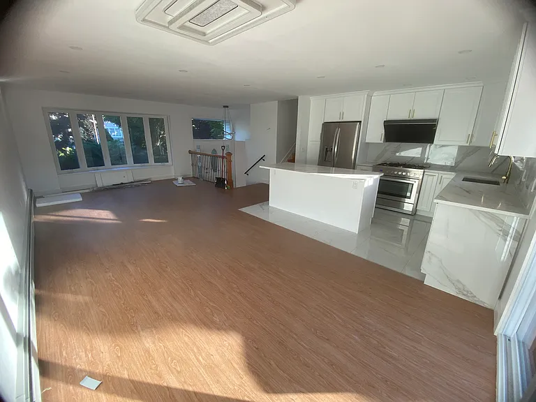 725 Carlisle Rd — Photo 5