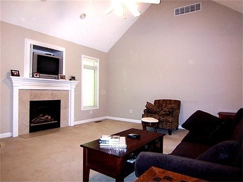 1st image of 18507 Oakmont Dr