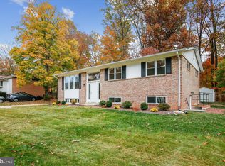 6905 Loudoun Ln, Springfield, VA 22152
