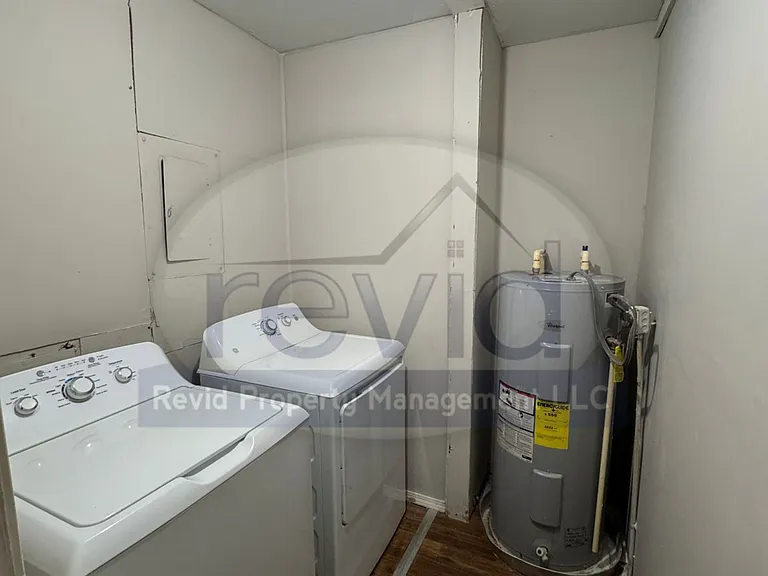 3665 Spottswood Ave — Photo 10