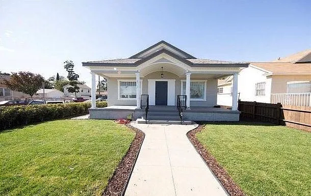 4279 Walton Ave — Photo 1