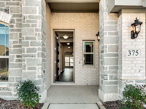 5th image of 375 Bluewood Dr
