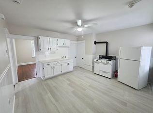 136 3rd Ave #2R, Woonsocket, RI 02895