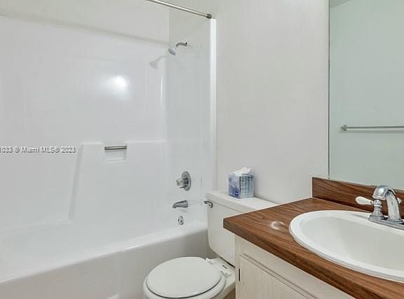 4th image of 5150 NE 6th Ave APT 123