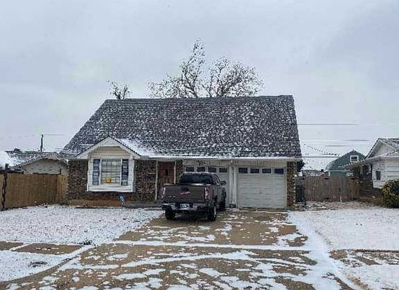 5th image of 3912 SE 14th Pl