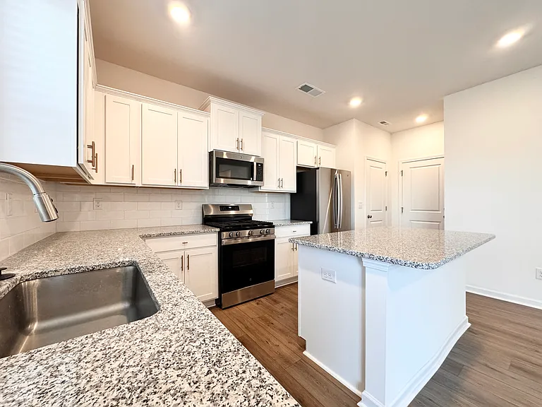 699 Kitfox Dr NW — Photo 7
