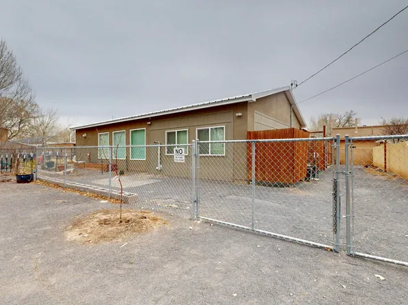 3010 Camilo Ln NW, Albuquerque, NM 87104