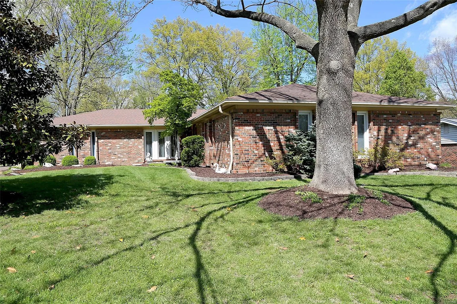 559 Windsor Mill Dr photo 1