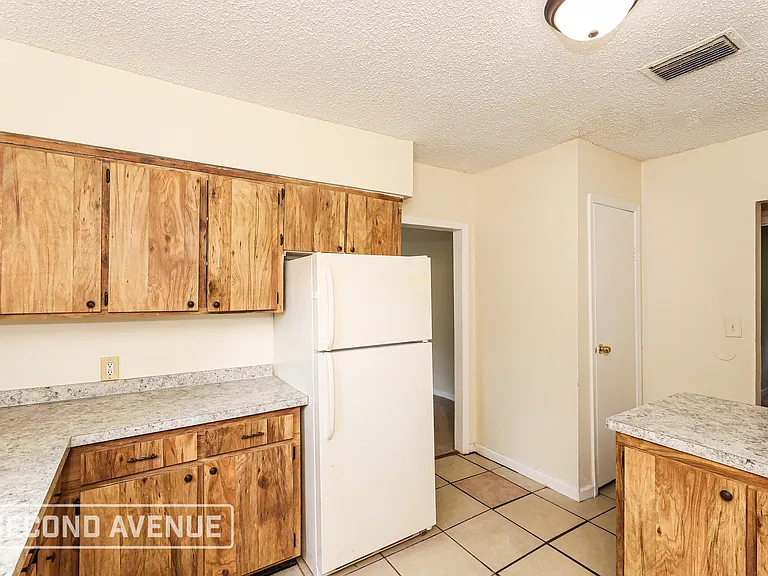 5805 Christobel Ave — Photo 6