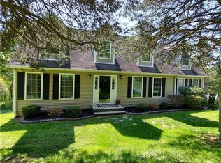 5 Gelding Hill Rd, Sandy Hook, CT 06482