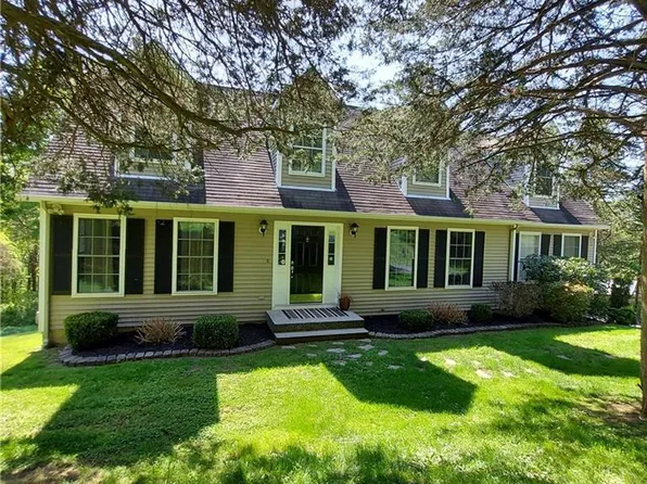 5 Gelding Hill Road, Newtown, CT 06482