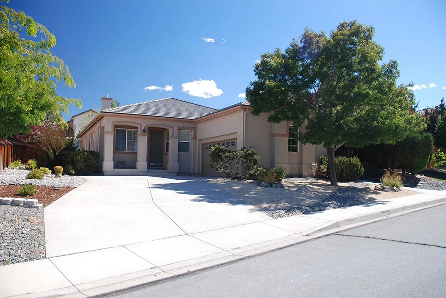 4542 Eagle Mountain Dr photo 1
