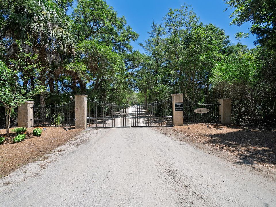 1st image of 941 Hammocks Way
