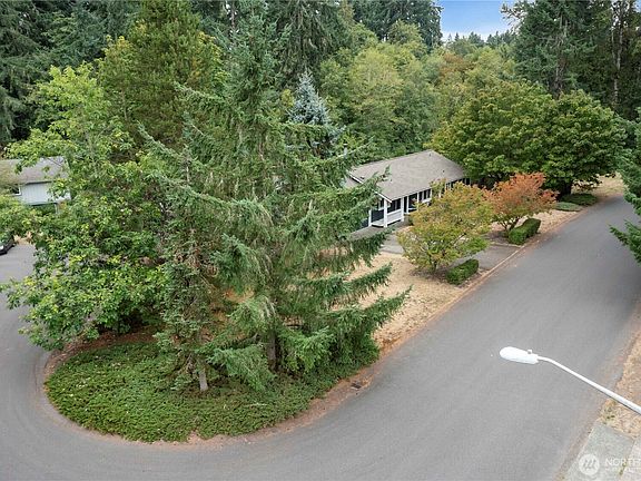 3rd image of 9626 Mallard Drive SE