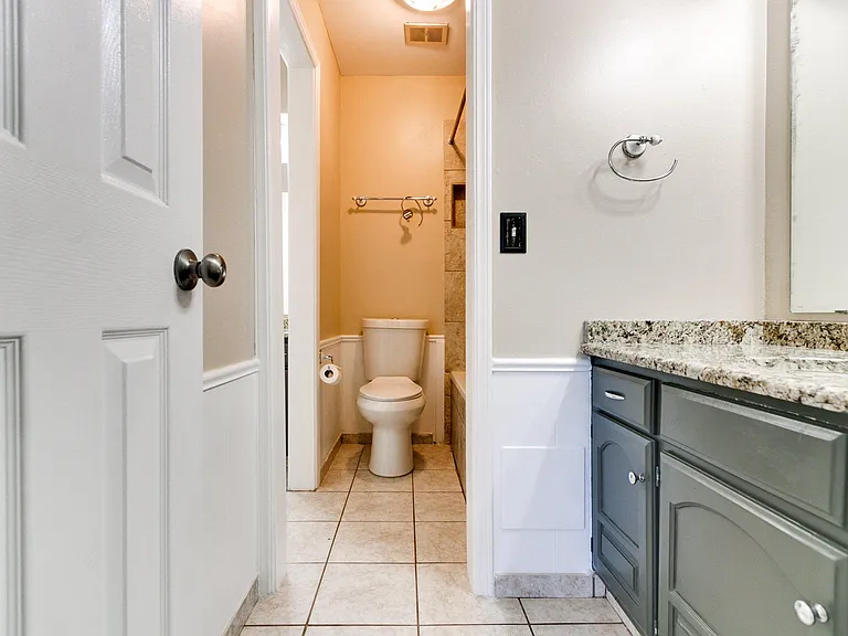 8704 NW 86th Pl — Photo 32