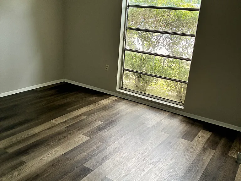 7125 King Arthur Dr — Photo 3