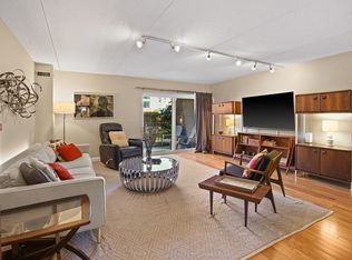 50-56 Broadlawn Park APT 121, Chestnut Hill, MA 02467