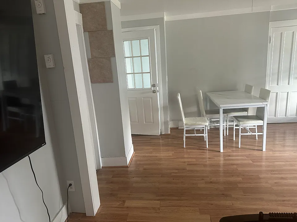 135 Groton Ave #2
